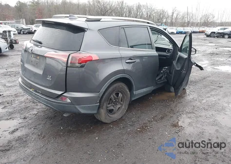 2018 Toyota Rav4 Le z USA, uszkodzony, nr VIN 2T3BFREV3JW745726